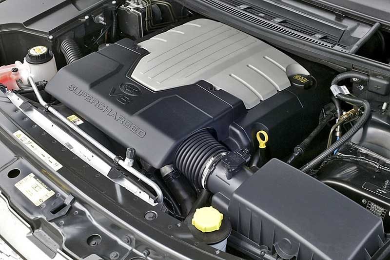 AJD-V8 'Lion' 3.6 TDV8 twin-turbo diesel engine in a Range Rover L322